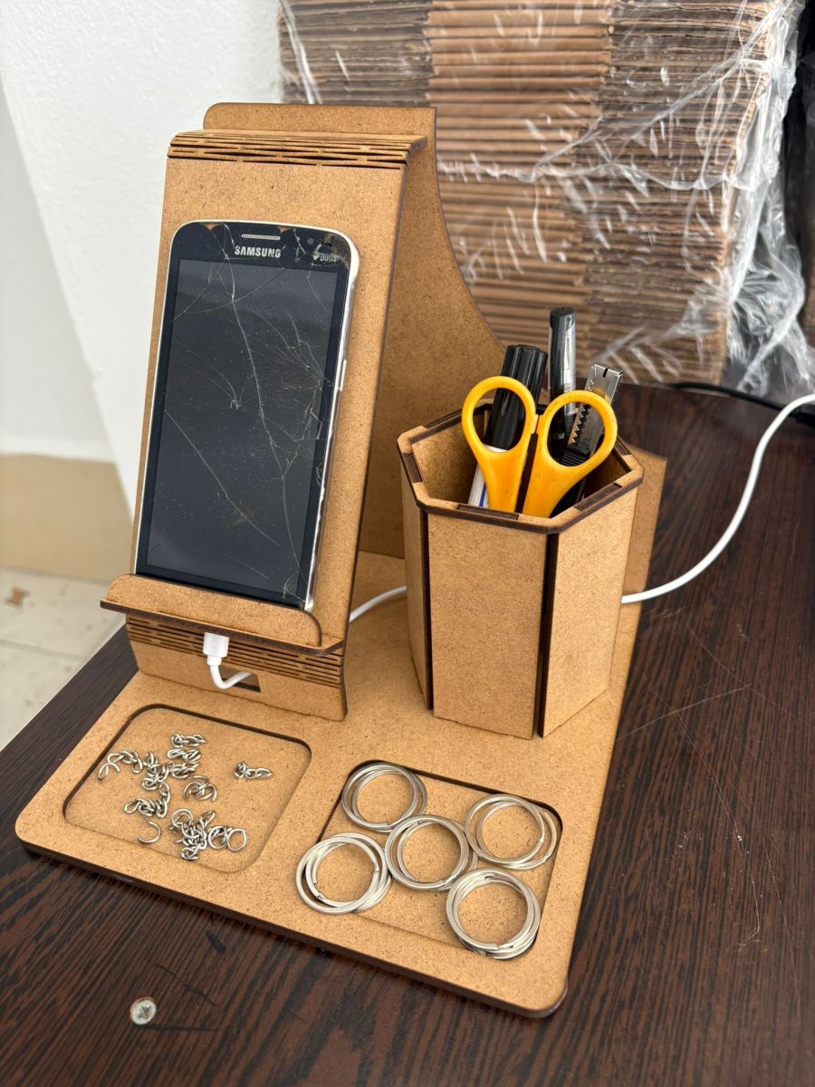 Ahşap Telefon Standı ve Masaüstü Düzenleyici Şarj Girişli Kalemlik ve Aksesuar Organizer